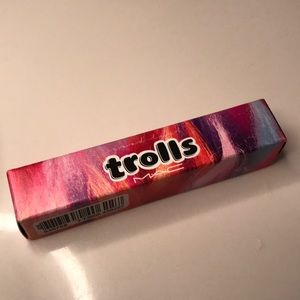 MAC trolls Lipglass Saint Germain NIB